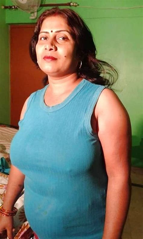 Indian Aunty Porn Pics: Nude Women in Free Sex Photos